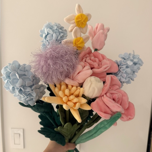 cj hendry Other - CJ Hendry NYC Popup flower market 2.0 pastel bunch